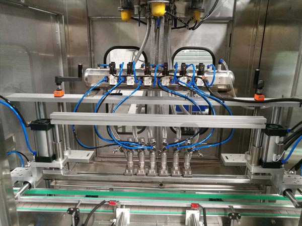 15vip太阳成集团古天乐旋盖机在众燕健康食品提高包装效率和减少残次品率